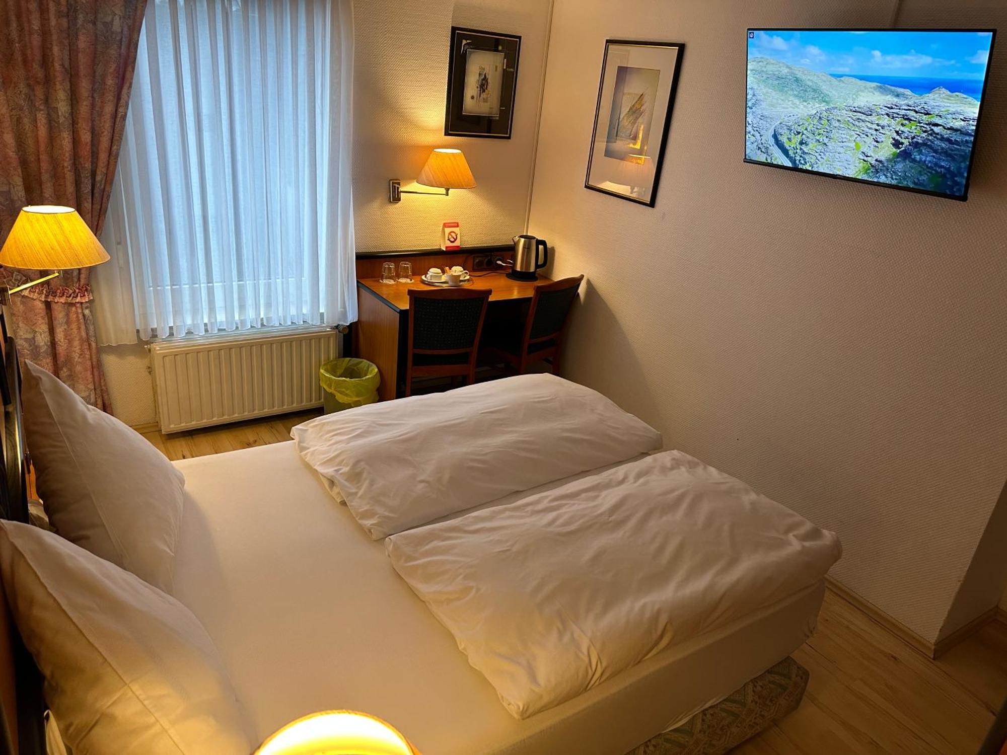 Hotel Zur Post Dabringhausen - Contactless Self Check-In Wermelskirchen Extérieur photo