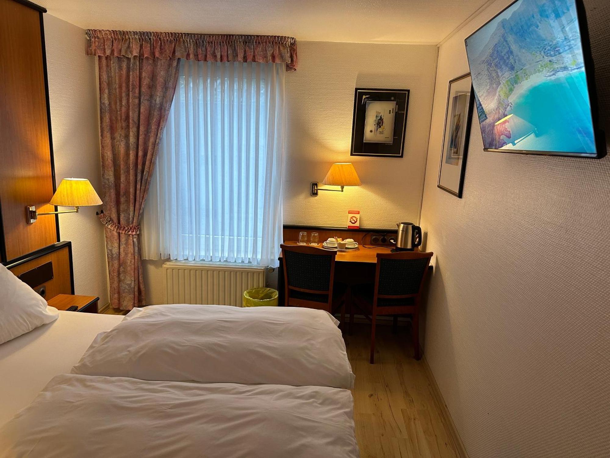 Hotel Zur Post Dabringhausen - Contactless Self Check-In Wermelskirchen Extérieur photo