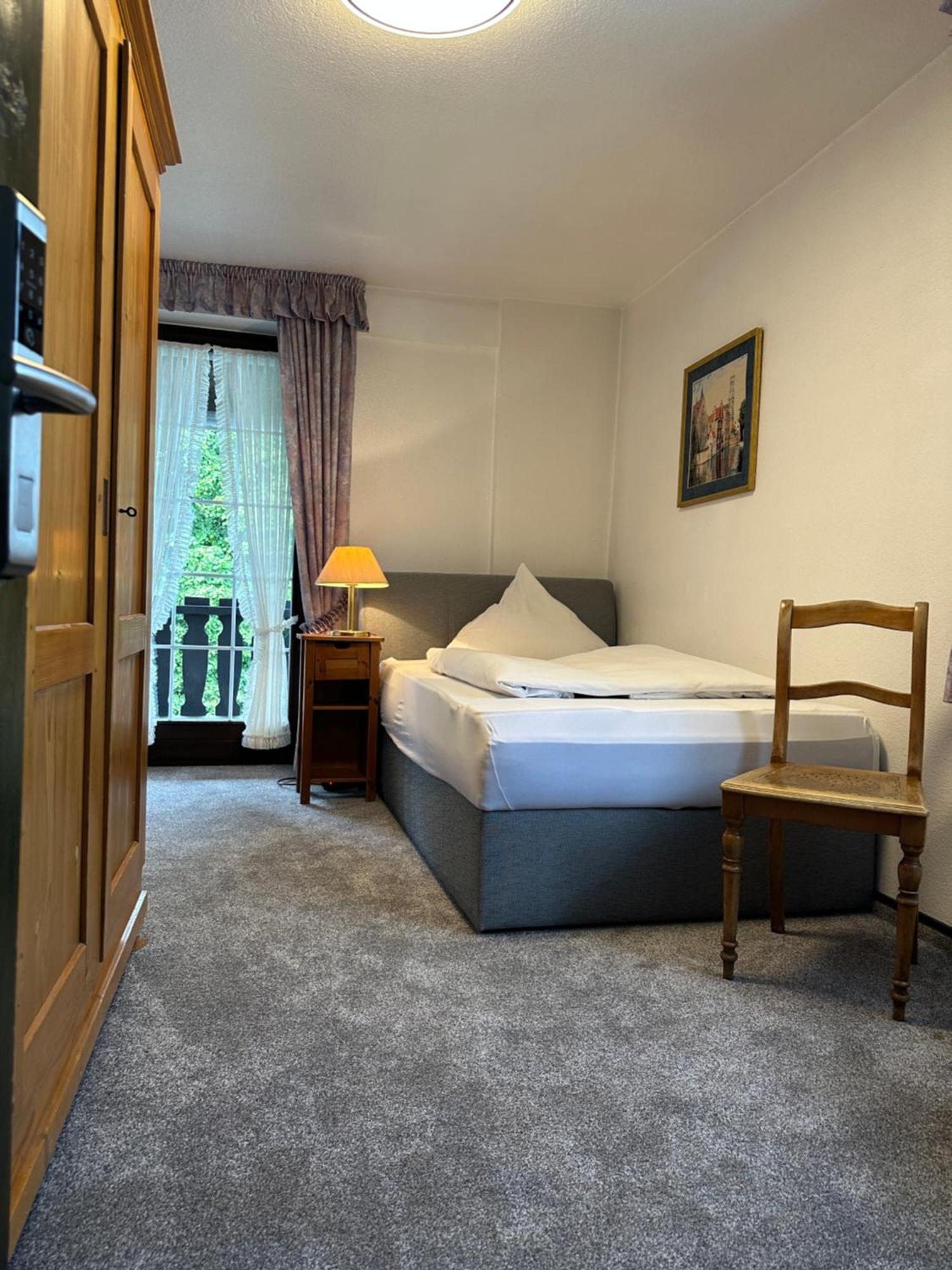 Hotel Zur Post Dabringhausen - Contactless Self Check-In Wermelskirchen Extérieur photo